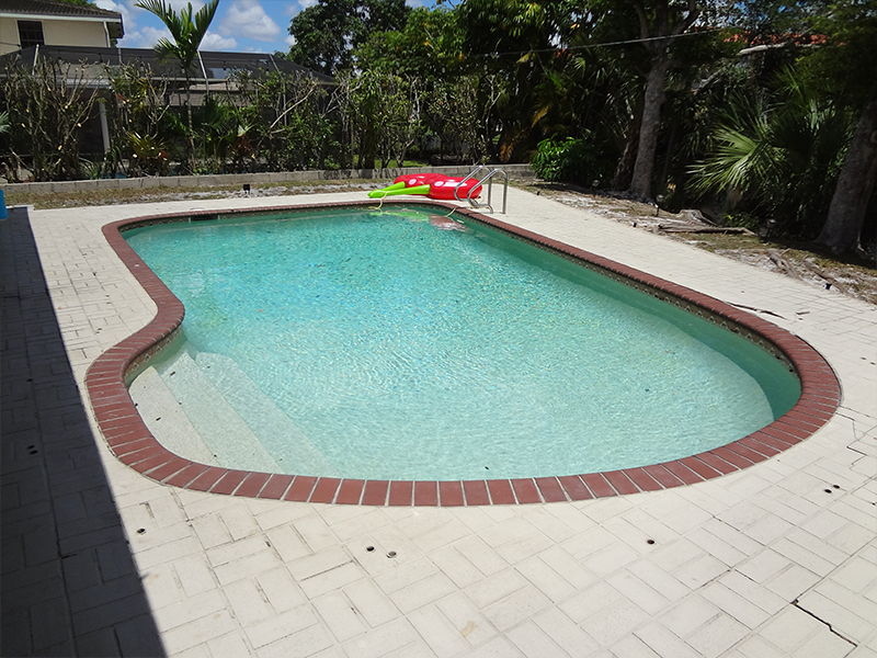 Cliff’s Pools And Patios