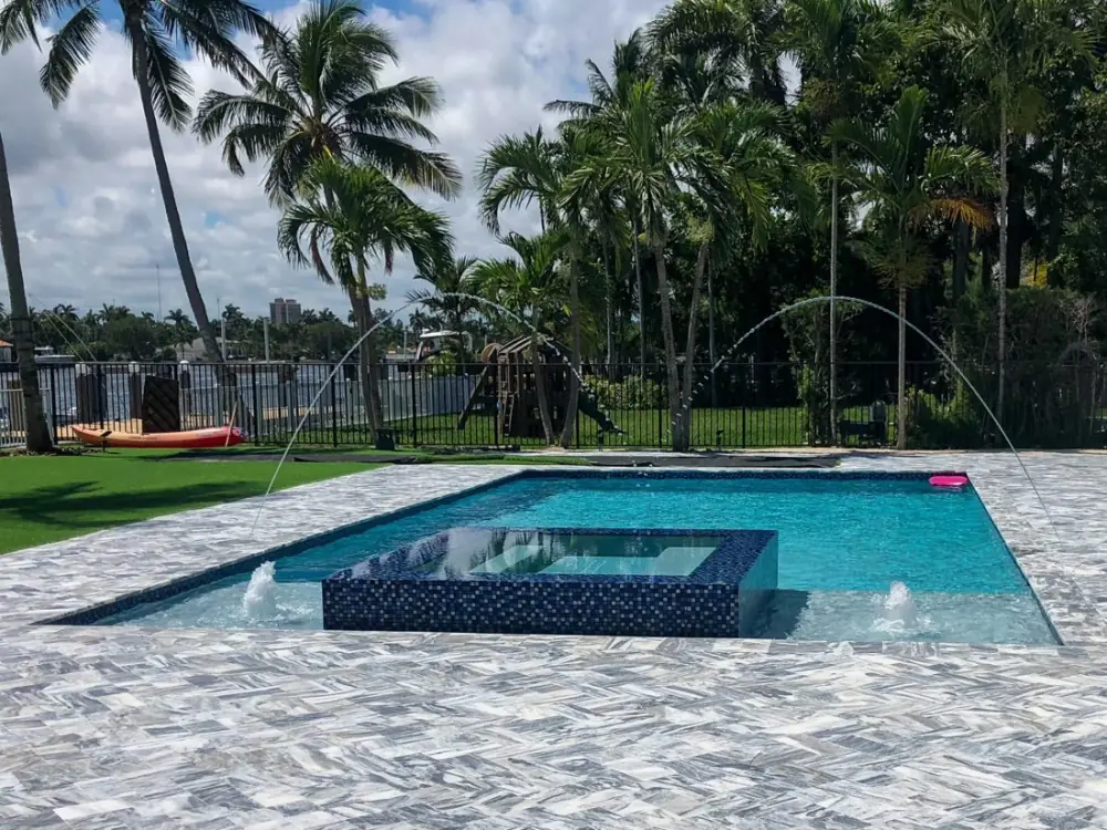 Dolphin Pools & Spas Inc