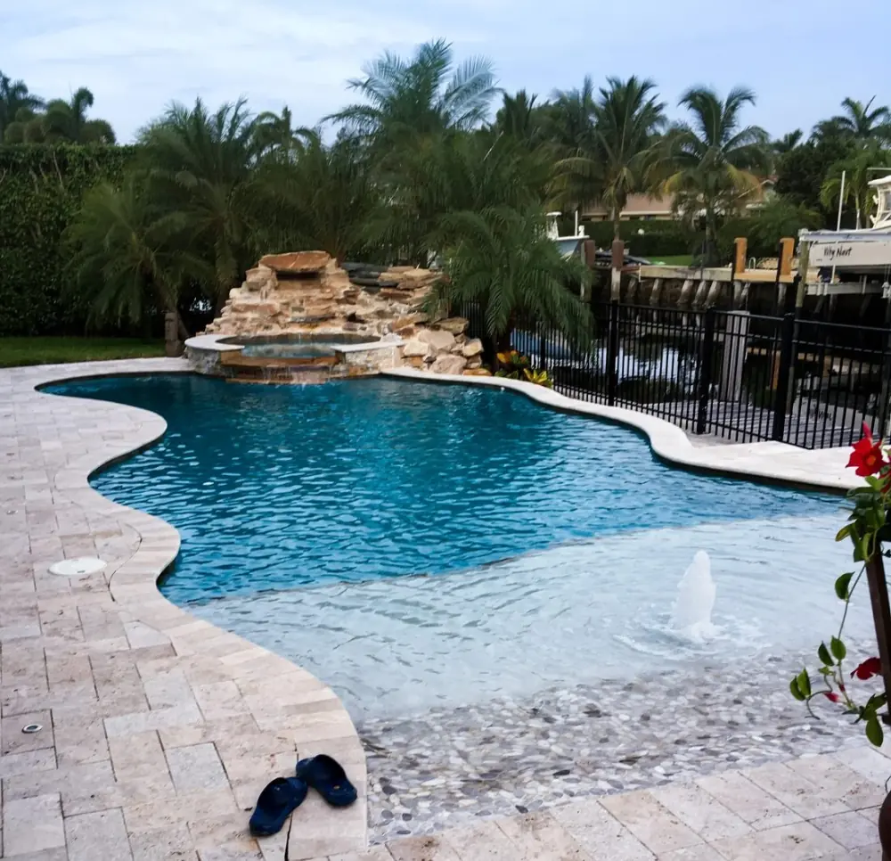 Dolphin Pools & Spas Inc