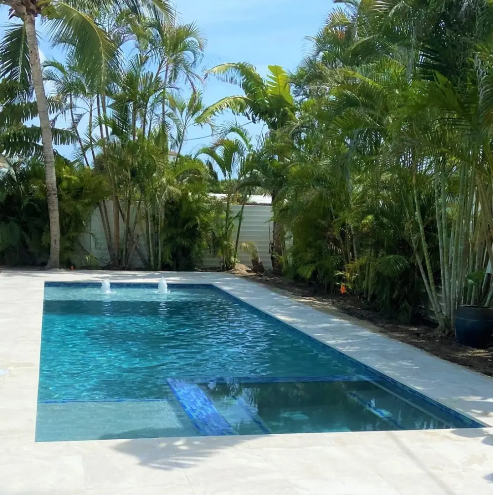 Dolphin Pools & Spas Inc