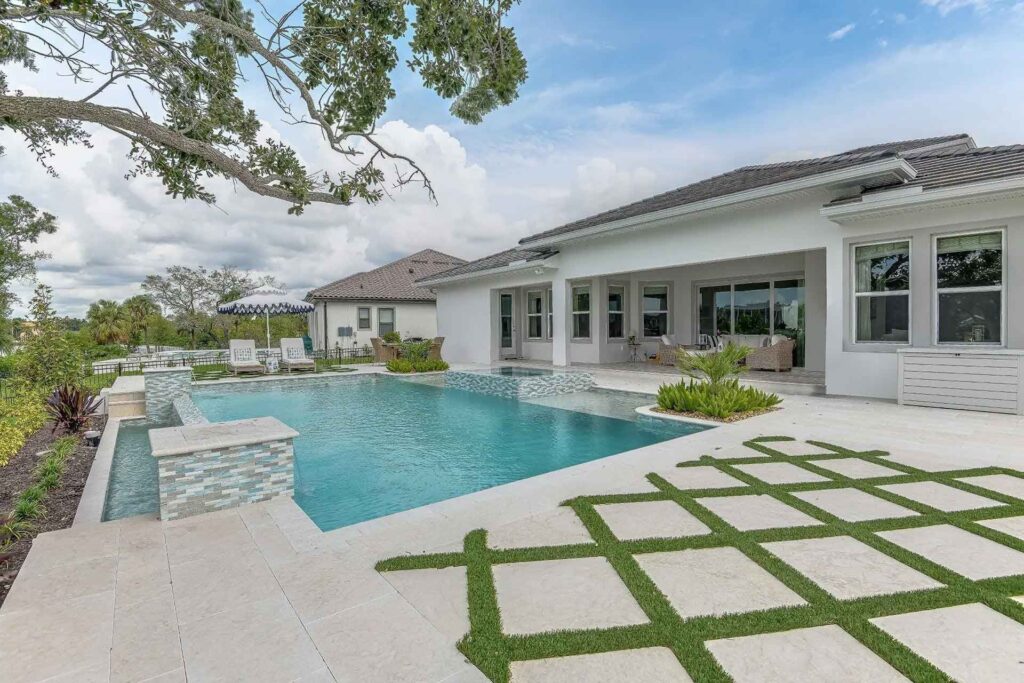 Holiday Pools of West Florida, Inc.