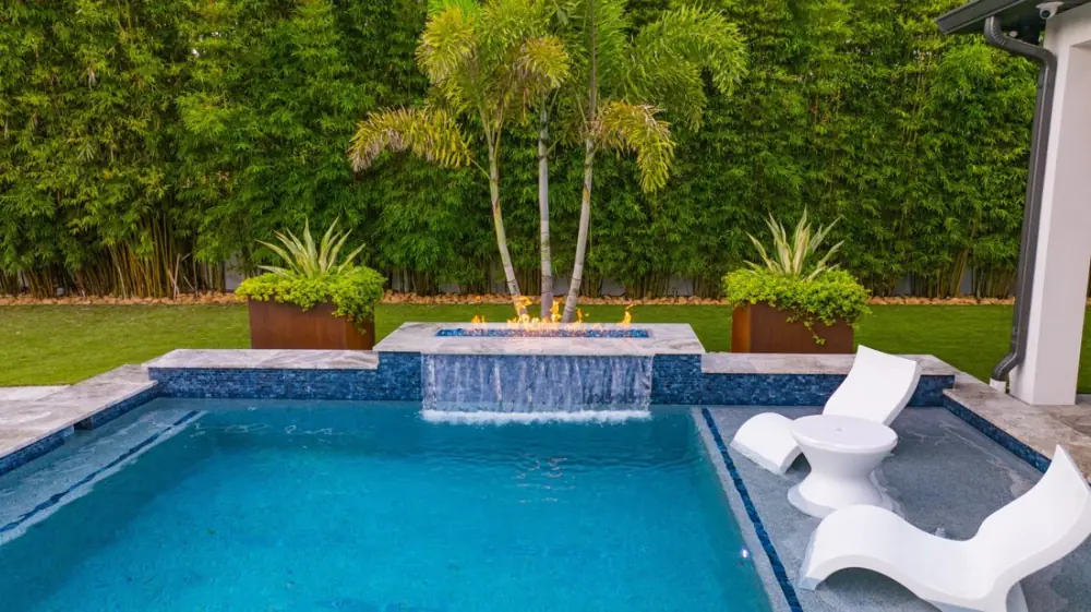 Larsen’s Pool & Spa, LLC